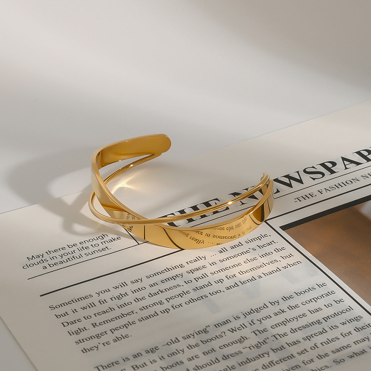 18K Gold Plated Titanium Steel Bangle – Fade-Resistant Minimalist Bracelet